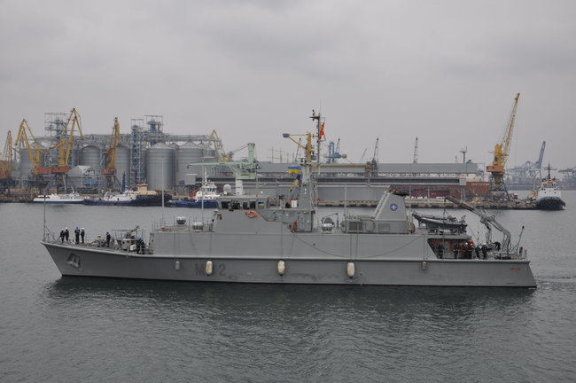 Four NATO ships arrive in Odesa 02