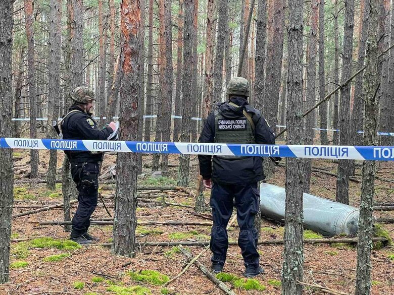 На Киевщине обнаружили обломки двух сбитых вражеских ракет, - Нацполиция 01