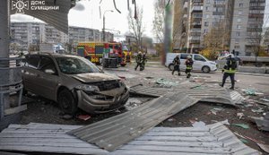 РФ нанесла удар по Сумам: пострадали люди, попадание по АЗС