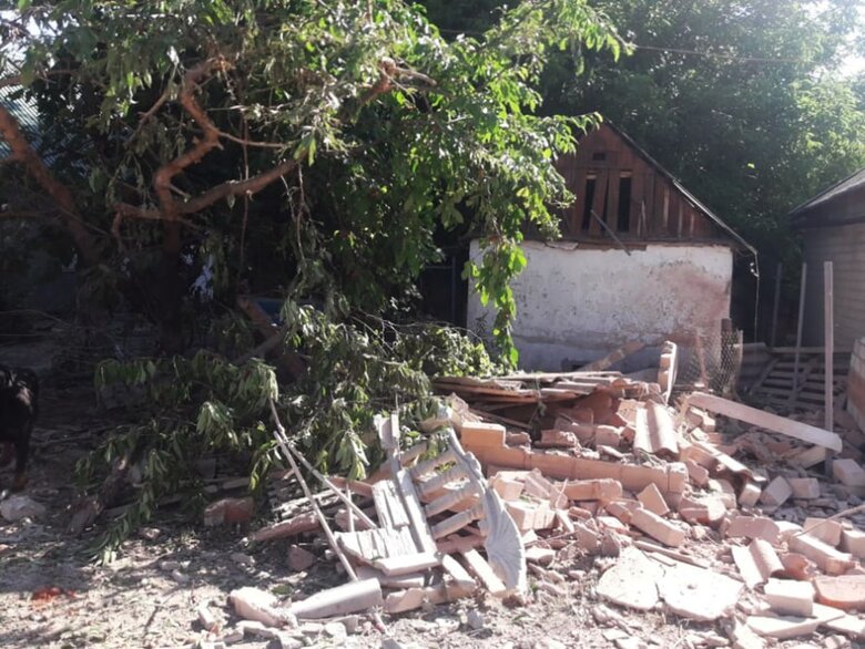 Россияне продолжают разрушать дома мирных жителей Запорожской области. Под постоянными обстрелами - Гуляйполе и Орехово, - ЗОВА 04