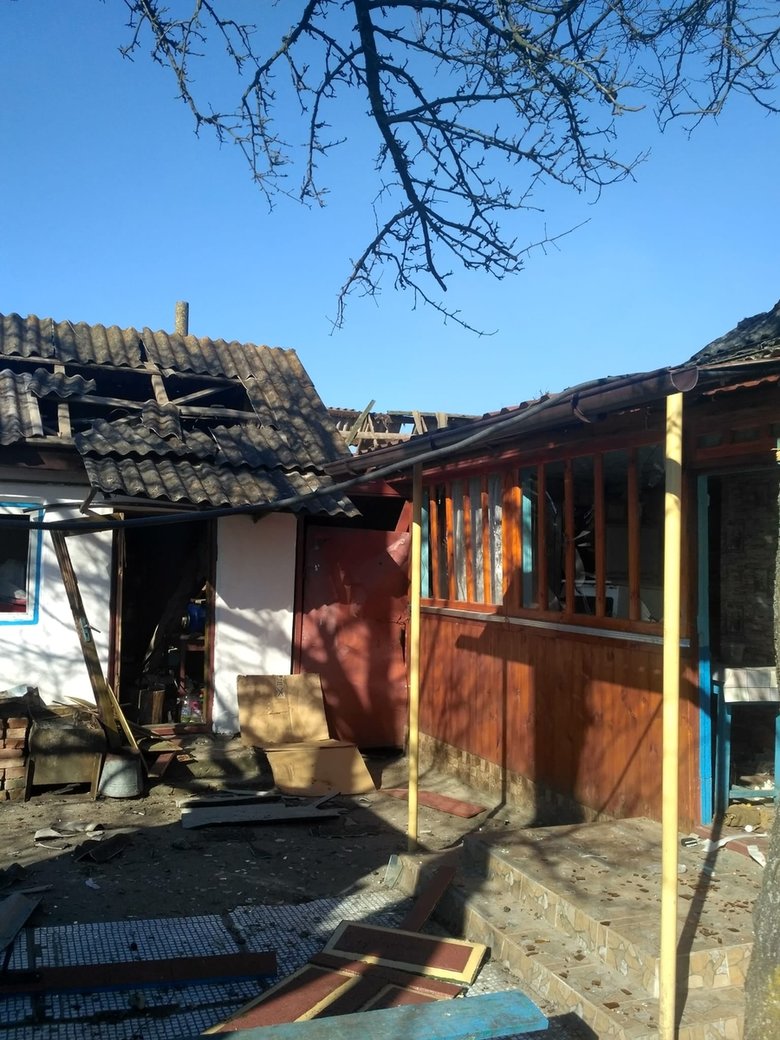 Российские захватчики обстреляли шесть сел в Житомирской области 06