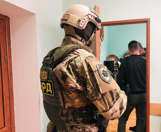Полиция провела обыски в нескольких лесхозах Ивано-Франковской области 13