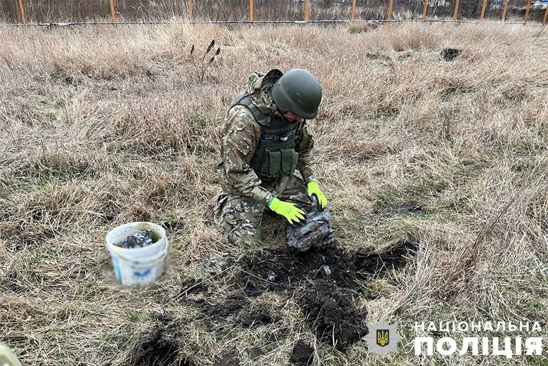 Поліція вилучила бойову частину ракети у Солом’янському районі, яка летіла на Київ 25 березня