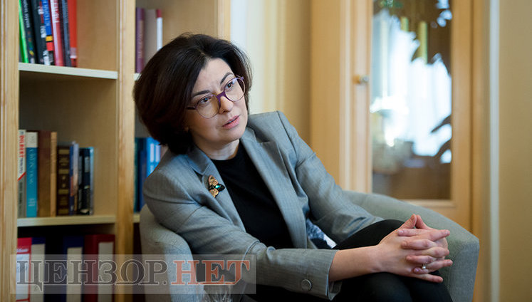 Оксана Сироїд: "Обираючи між Порошенком і Зеленським, ми сьогодні є перед вибором: відоме зло і невідомо що"