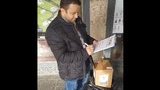 Волонтер разрешил ответить на вопросы Зеленского семь раз подряд: "Сделаете мне статистику". ВИДЕО