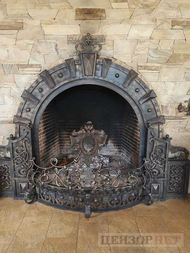 Hunting home of fugitive president Yanukovych: trophy from Lukashenko and guards shooting club 12 Hunting home of fugitive president Yanukovych: trophy from Lukashenko and guards shooting club 12