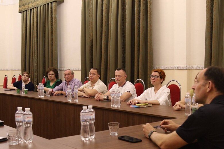 У Міноборони презентували нову літню форму для жінок - стала більш підлаштована під жіночу будову тіла 10