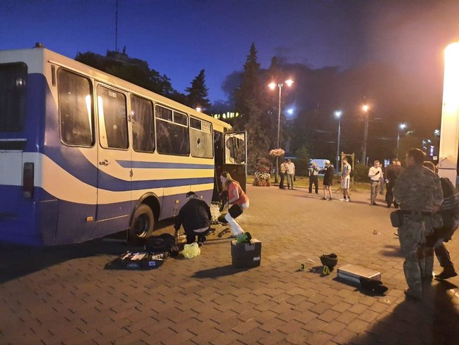 Фото с места освобождения заложников в Луцке 02