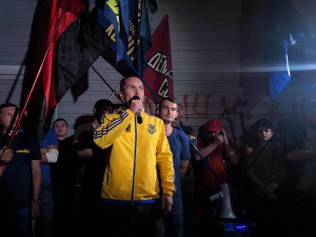 Біля дачі Зеленського в Кончі-Заспі протестують проти спроби спільної з окупантами інспекції позицій ЗСУ 23
