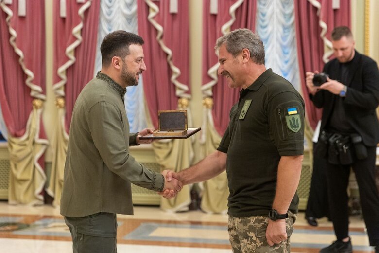 Президент вручив відзнаку Національна легенда України