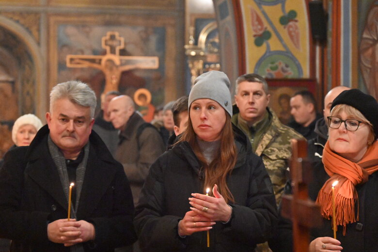 Небесна, сотня