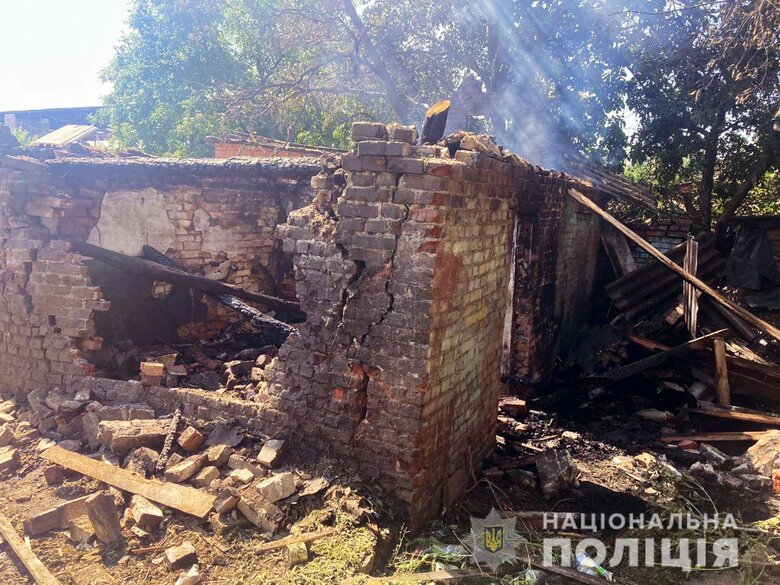 Russian occupation troops set fire to 10 settlements in Donetsk region. There are killed and wounded, - National Police 06