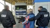 На Одещині затримано іноземця, який намагався вивезти з України стародрук 1798 року. ФОТОрепортаж