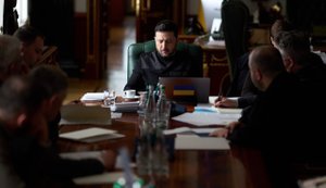 Володимир Зеленський говорить з лідером ОАЕ