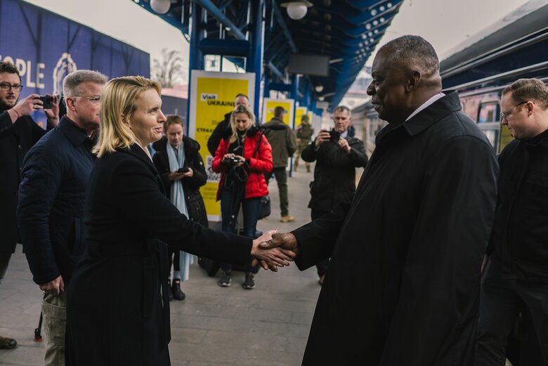 Head of Pentagon, Austin, arrived in Kyiv 01