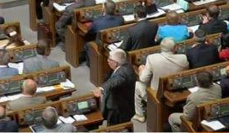 "Дальше бить и держать за жабры будут вас", - в оппозиции рассказали "регионалам" о перспективах. ВИДЕО