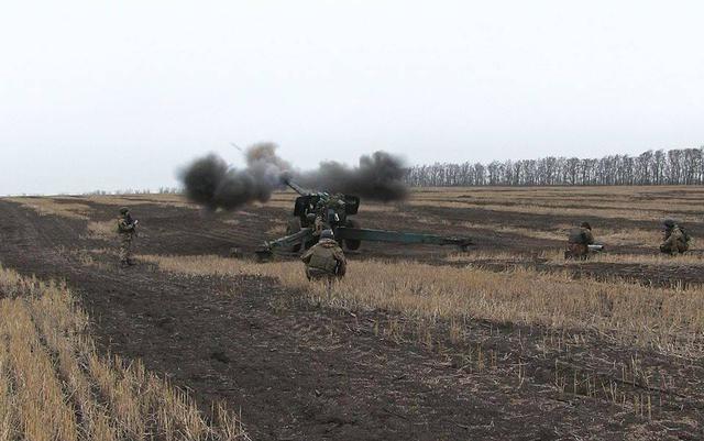 Учения тяжелой артиллерии прошли на Донетчине 01