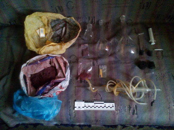 Поліція ліквідувала нарколабораторію на Рівненщині 03