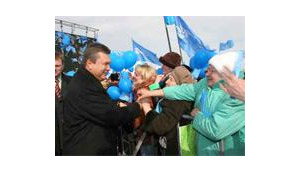 Янукович просит поднять Харьковщину, чтобы он смог победить в первом туре