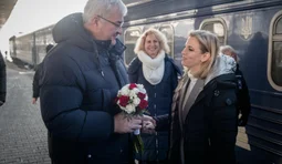 Austrian Foreign Minister arrives in Kyiv on a visit