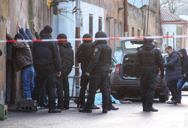 Полиция в центре Одессы ликвидировала преступника, оказавшего сопротивление при задержании (обновлено) 07