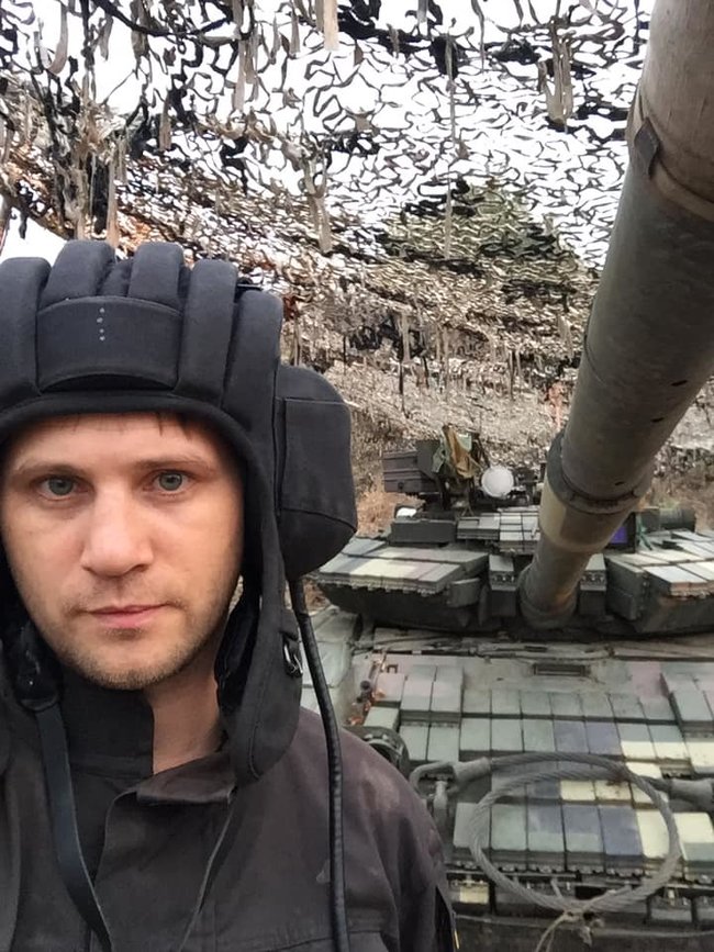 Танкіст Пантюшенко, який майже 5 років провів у полоні бойовиків, повернувся на фронт 01 Танкіст Пантюшенко, який майже 5 років провів у полоні бойовиків, повернувся на фронт 01