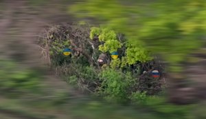 Дронари 93-й ОМБр отбили у россиян пленных минометчиков. ВИДЕО
