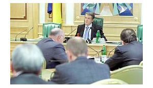 Тимошенко требует от Ющенко уволить Стельмаха