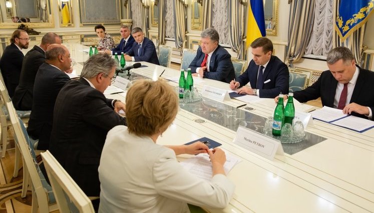 Порошенко призвал главу ЕБРР Чакрабарти "удвоить объемы финансирования проектов и расширить сферы их применения в Украине". ФОТО