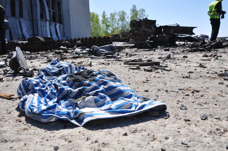Разминирование территории аэродрома в Гостомеле: уничтоженные самолеты ГП Антонов и остатки российских оккупантов 75