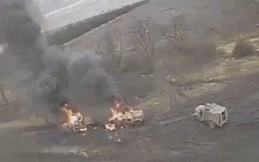 Звалище знищених мотоциклів, квадроциклів та автівок: дронарі 