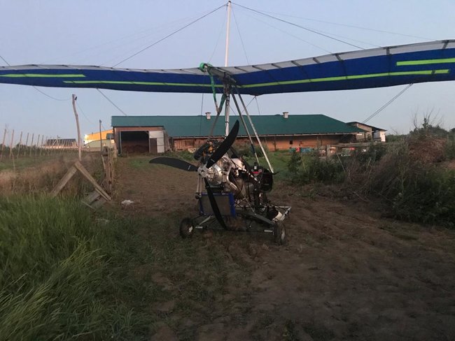 На Буковине задержаны контрабандисты, мотодельтапланом переправлявшие в Румынию сигареты, - Госпогранслужба 01