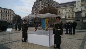 Poroshenko and Turchynov opened military equipment exhibition in Kyiv. PHOTOS