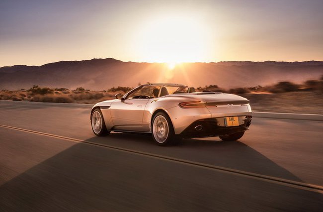Aston Martin представила новый кабриолет за $211 тысяч 04