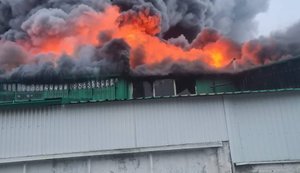 Враг атаковал Волынь дронами: попал в промпредприятие в Маневичах, вспыхнул масштабный пожар. ФОТО