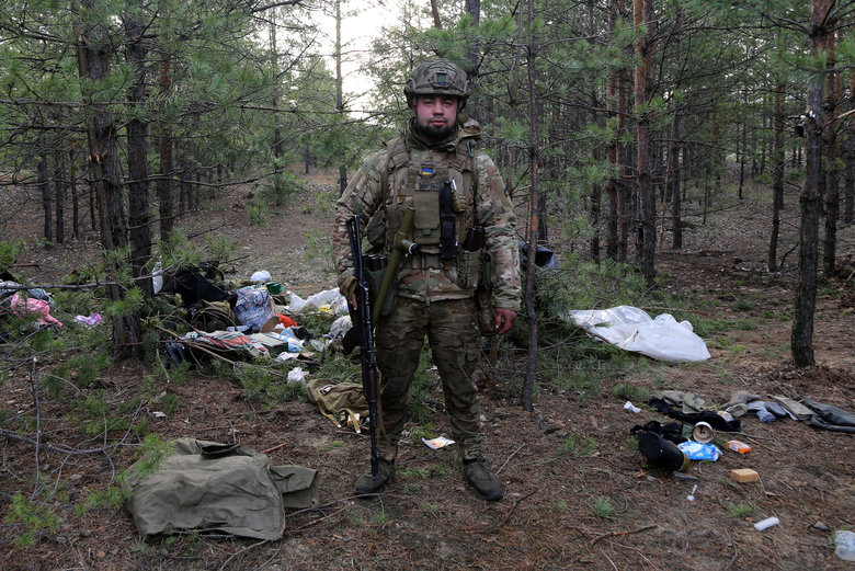 Defenders of Ukraine successfully attacked enemy, capturing his positions and weapons in Luhansk region 04