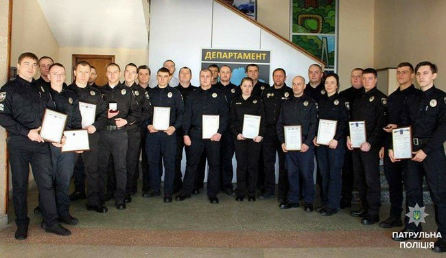 Аваков нагородив патрульних Даниленка та Хлєвного, які ліквідували одеського стрілка Дорошенка 05 Аваков нагородив патрульних Даниленка та Хлєвного, які ліквідували одеського стрілка Дорошенка 05