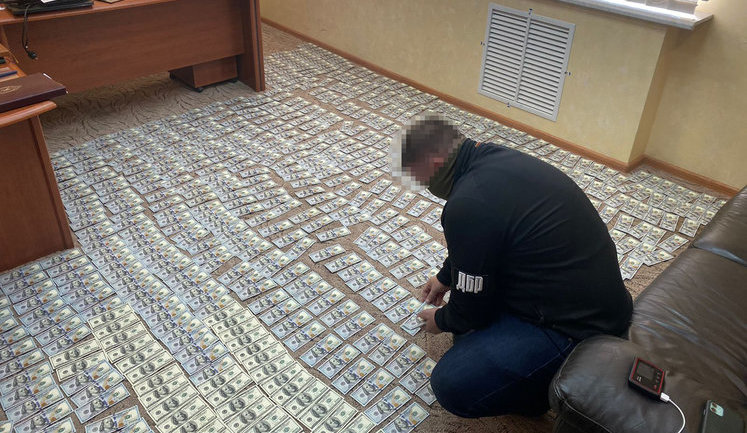 Чиновники Госагентства лесных ресурсов и полицейские на Тернопольщине установили лесхозам ежемесячную "таксу" на работу в размере $1,5 тыс., - ГБР. ВИДЕО+ФОТОрепортаж