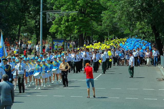 школа парад выпуск
