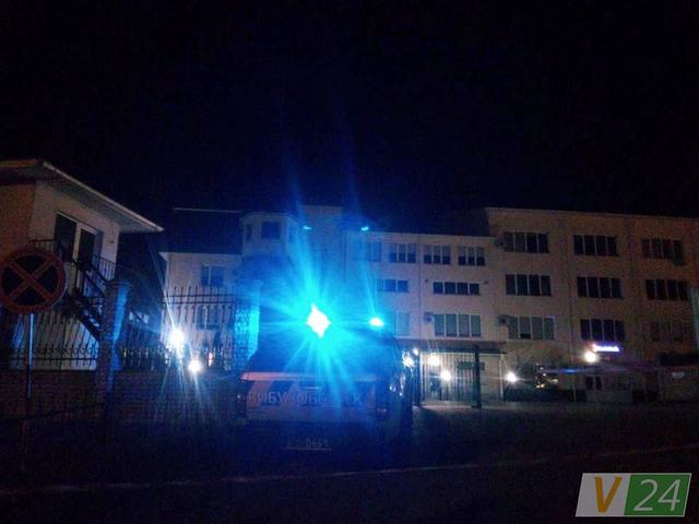 Уночі невідомі обстріляли Генконсульство Польщі в Луцьку 01 Уночі невідомі обстріляли Генконсульство Польщі в Луцьку 01