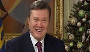 "Законный дед" Янукович отпразднует Новый год в Киеве и Донецке. ВИДЕО.