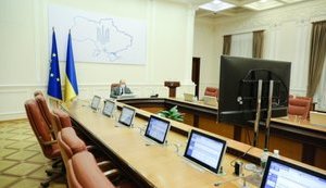 Кабмин сегодня рассмотрит проведение экзаменов по украинскому языку для госслужащих, изменения в положения о Нацполиции и Институте нацпамяти
