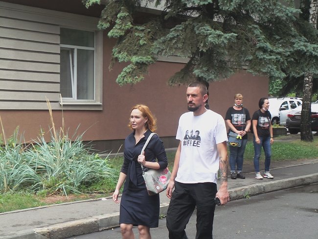 Суд почав підготовче засідання у справі Шеремета: під будівлею відбувається акція на підтримку Антоненка, Дугарь і Кузьменко 17