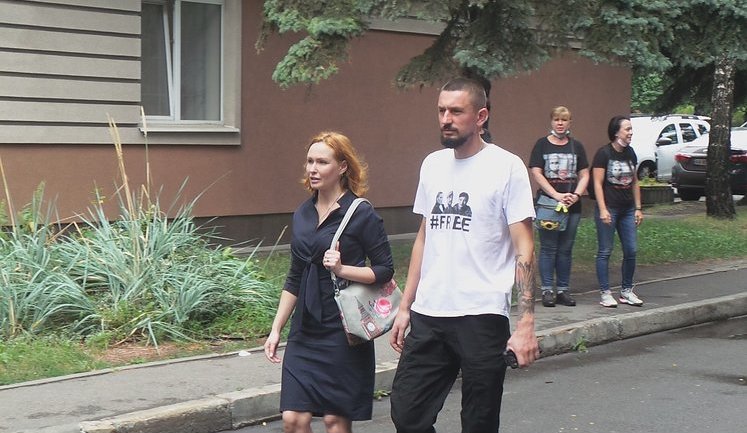 Electronic tag removed from Kuzmenko – lawyer. PHOTO