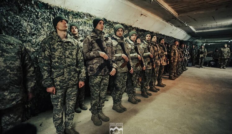 До трех месяцев подготовки: Минобороны об обучении по программе "Контракт 18-24". ИНФОГРАФИКА