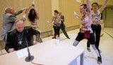 FEMEN устроили "водное нападение" на главу католической церкви Бельгии. ФОТОрепортаж