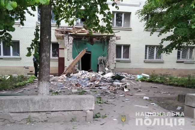 Полицейские задержали двух иностранцев, которые взорвали банкомат и похитили более 400 тыс. грн на Черкасщине 02