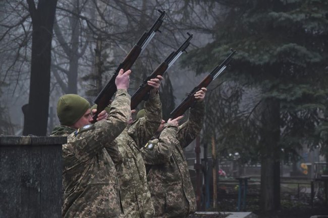 Воїна 93-ї ОМБ Германа Соловйова поховали на Дніпропетровщині 09