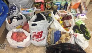 Кримчани зібрали 140 тис. рублів на потреби захоплених українських моряків: люди несли продукти, речі і грошові кошти, - Джелялов. ФОТО