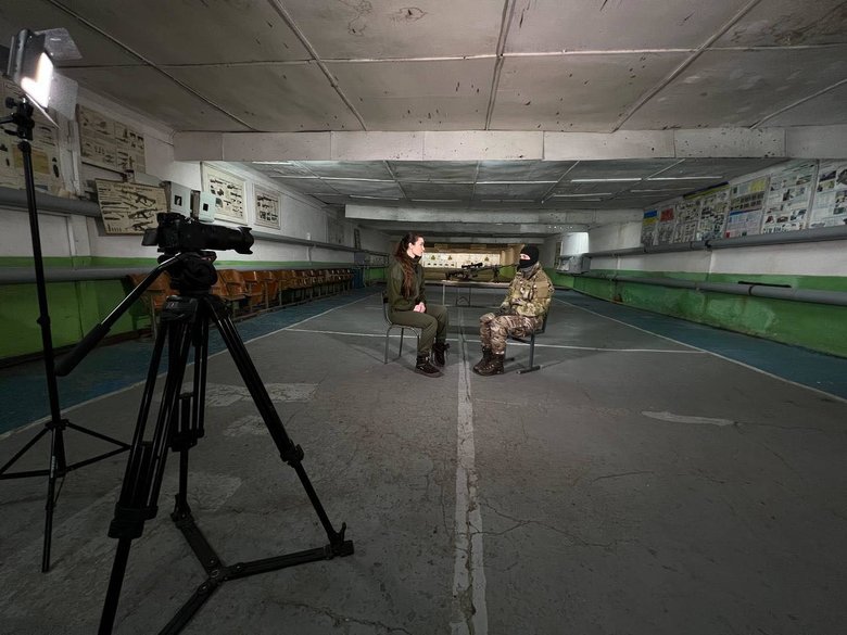 Бажаю всім стріляти, як дівчата. Історія командирки взводу снайперів ЗСУ 03 Бажаю всім стріляти, як дівчата. Історія командирки взводу снайперів ЗСУ 03